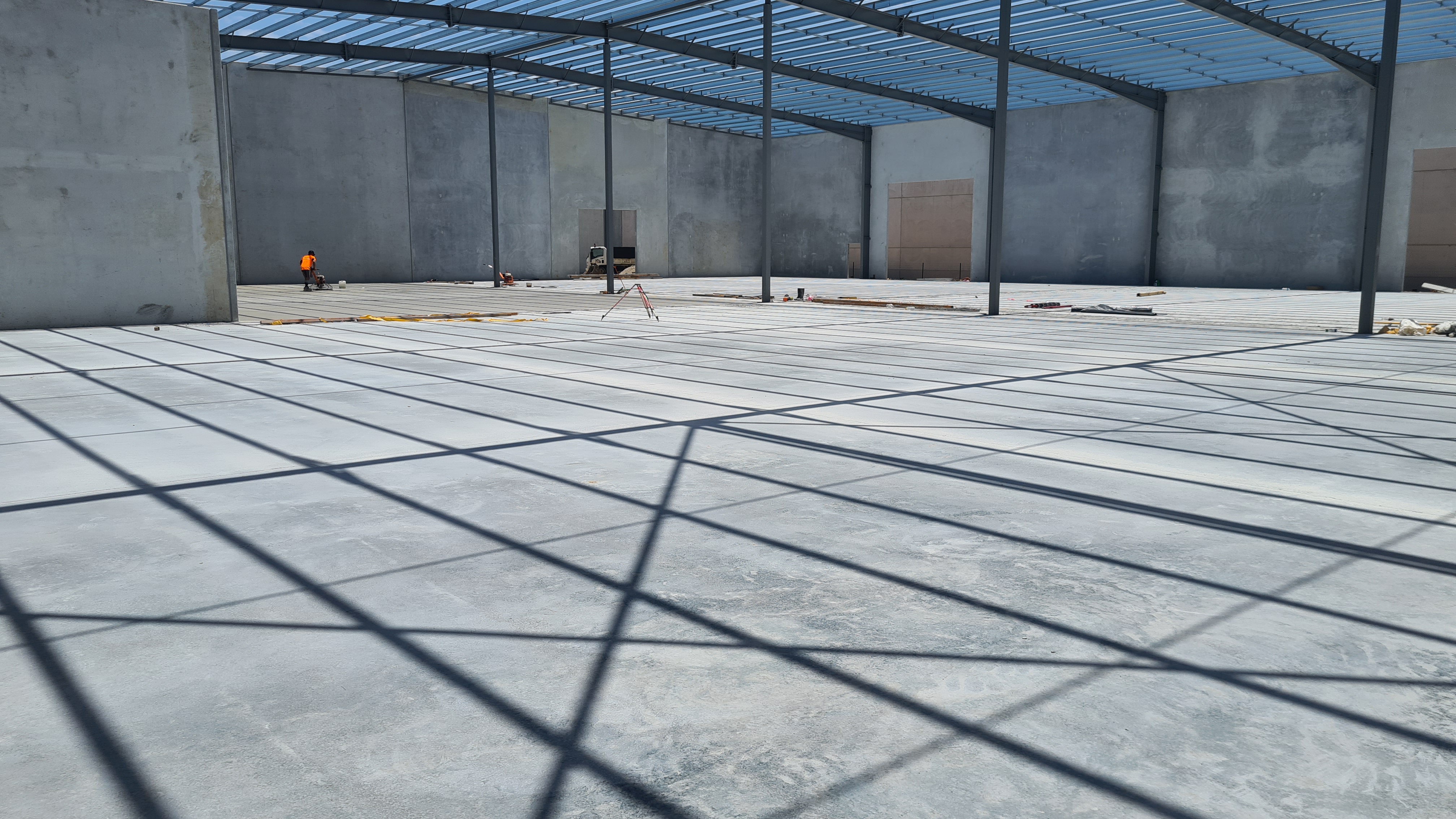 Industrial slab — completed 5,000 m² floor