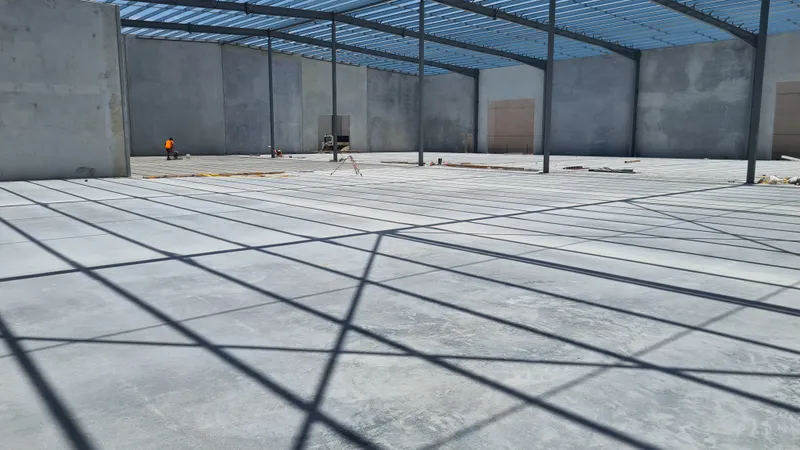 Industrial slab — completed 5,000 m² floor