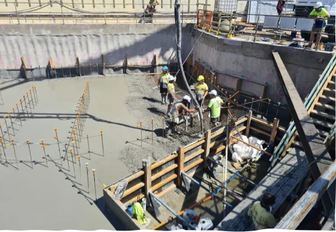 Mooloolaba basement slab pour — placement